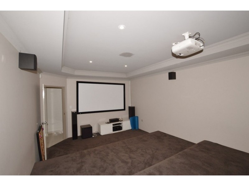 284 Fraser Road North, Canning Vale WA 6155