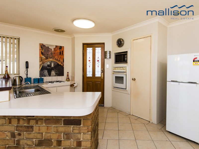 10 Firefalls Close, Huntingdale WA 6110