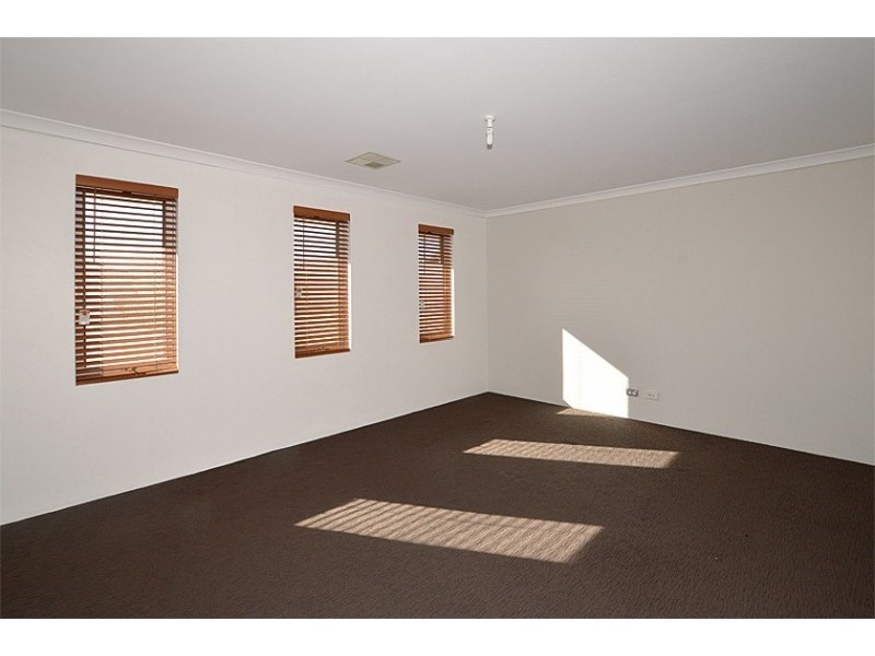25 Archdale Loop, Piara Waters WA 6112