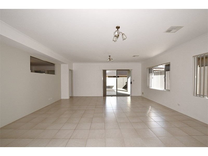25 Archdale Loop, Piara Waters WA 6112