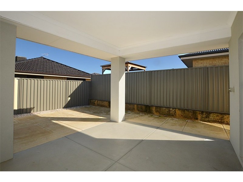 25 Archdale Loop, Piara Waters WA 6112