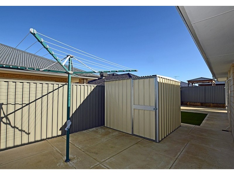 25 Archdale Loop, Piara Waters WA 6112