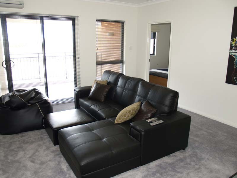 51/2 Stockton Bend, Cockburn Central WA 6164