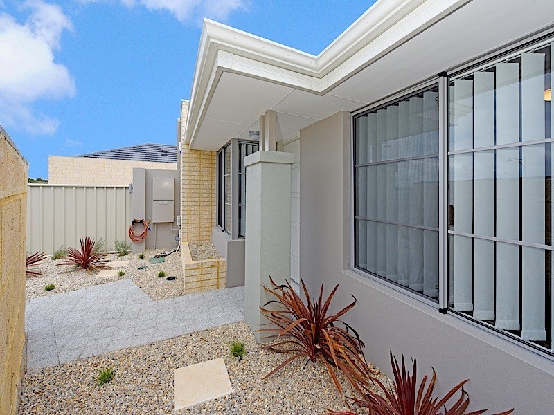 98 Kingscliff Drive, Golden Bay WA 6174