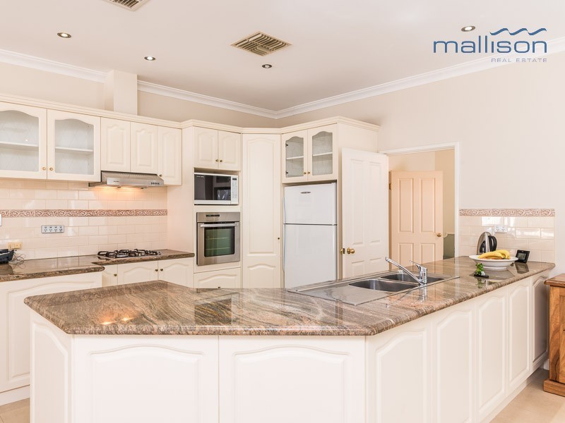 32 Wilfred Road, Canning Vale WA 6155