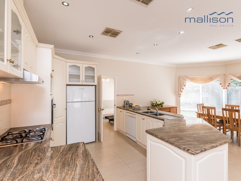 32 Wilfred Road, Canning Vale WA 6155