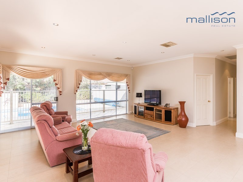 32 Wilfred Road, Canning Vale WA 6155