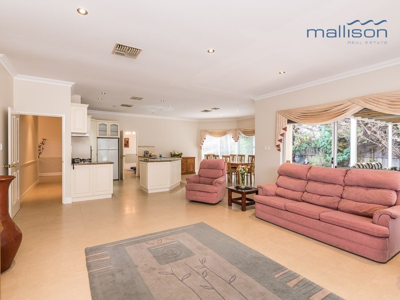 32 Wilfred Road, Canning Vale WA 6155