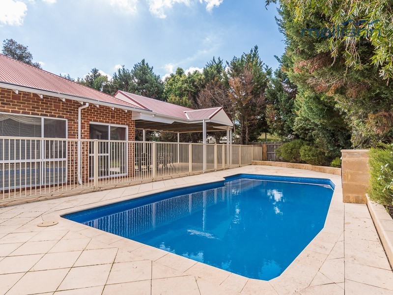 32 Wilfred Road, Canning Vale WA 6155