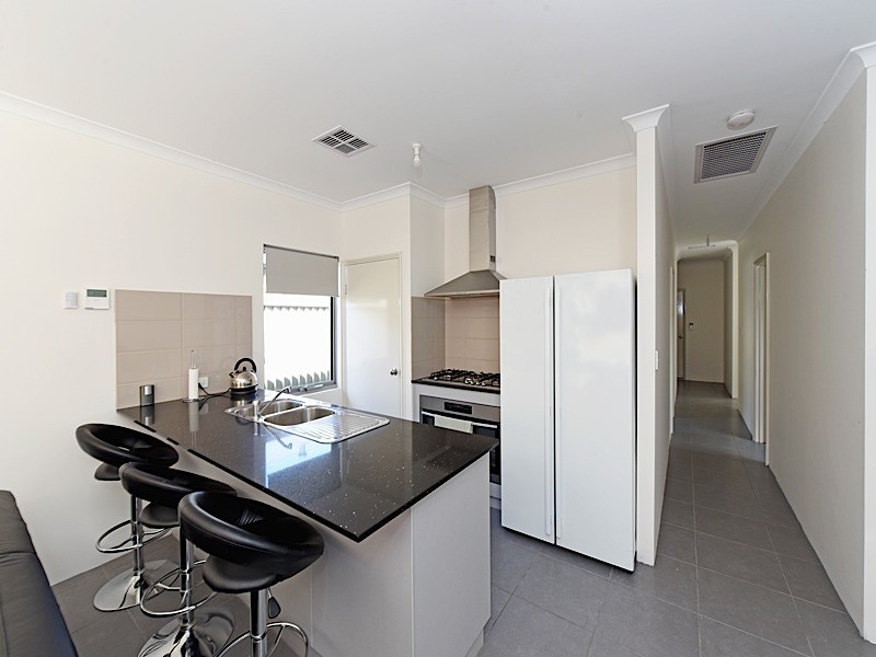 34 Goldfields Street, Wandi WA 6167