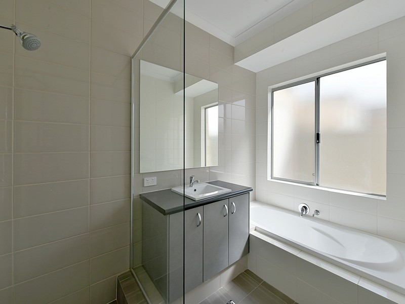 34 Goldfields Street, Wandi WA 6167