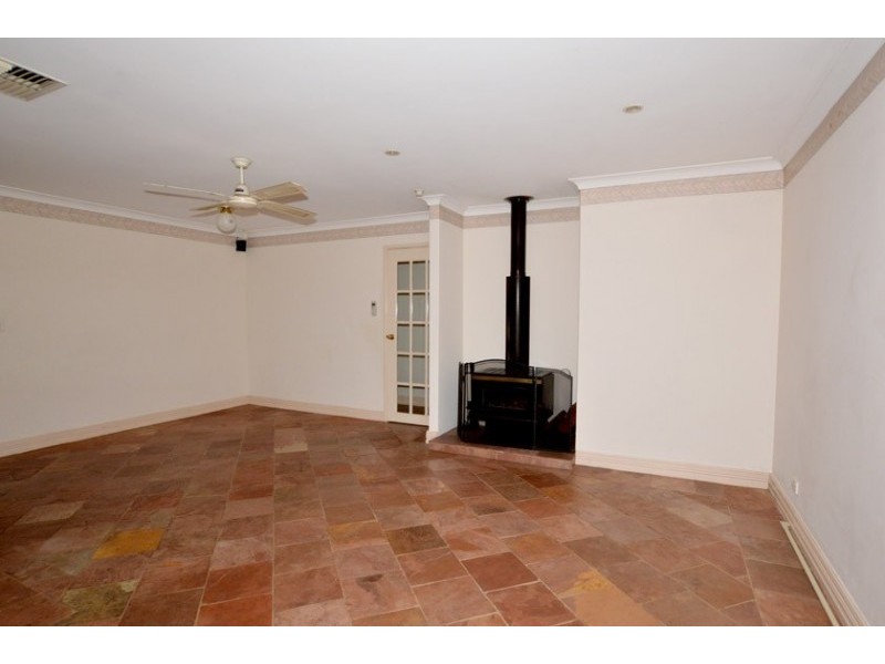 50 Jackson Avenue, Winthrop WA 6150