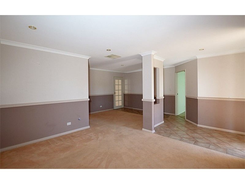 8 Lacombe court, Canning Vale WA 6155