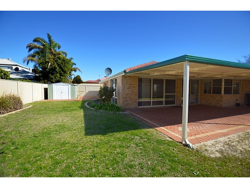 8 Lacombe court, Canning Vale WA 6155