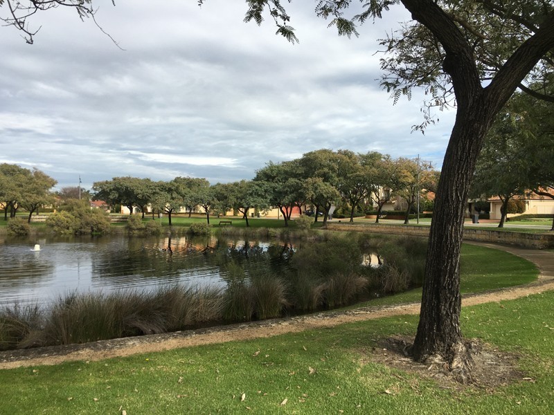 8 Lacombe court, Canning Vale WA 6155