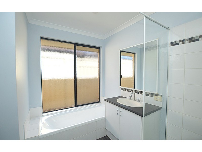 12 Dupont Way, Canning Vale WA 6155