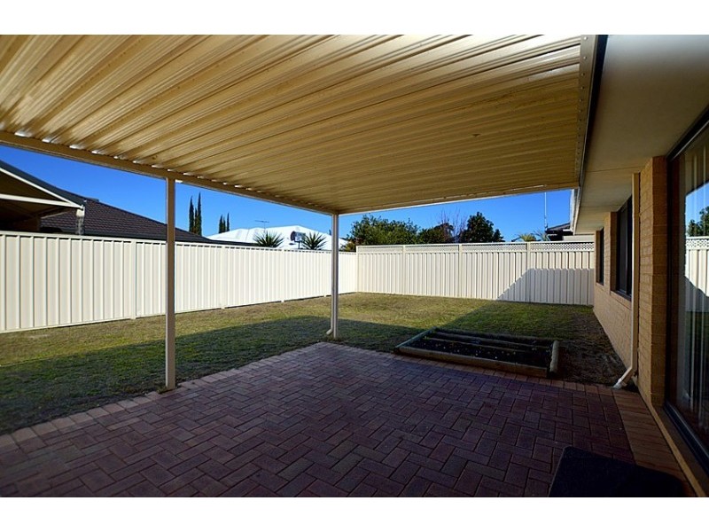 12 Dupont Way, Canning Vale WA 6155