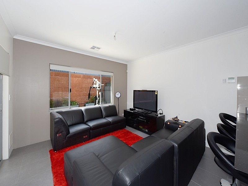 34 Goldfields Loop, Wandi WA 6167