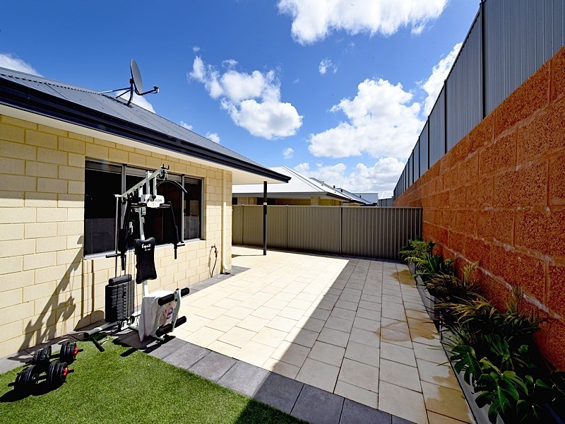 34 Goldfields Loop, Wandi WA 6167