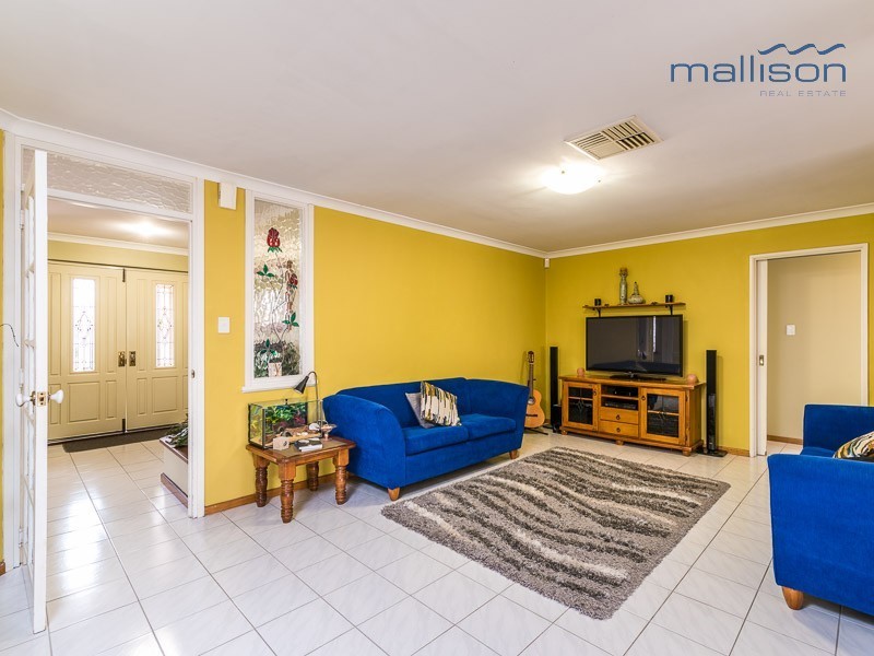 8 Tipuana Place, Thornlie WA 6108