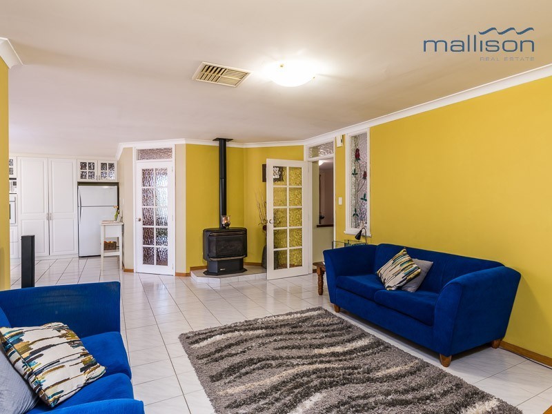 8 Tipuana Place, Thornlie WA 6108