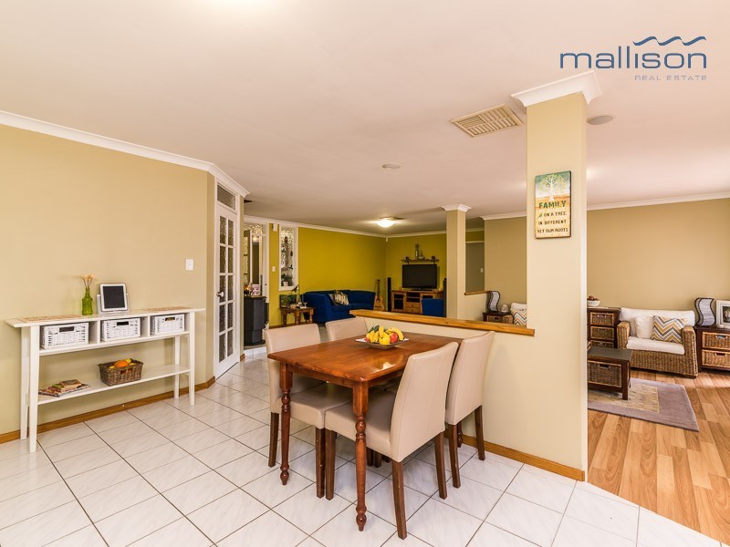 8 Tipuana Place, Thornlie WA 6108