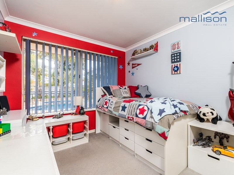 8 Tipuana Place, Thornlie WA 6108