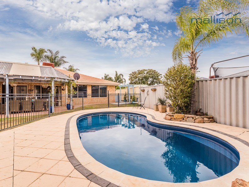 8 Tipuana Place, Thornlie WA 6108