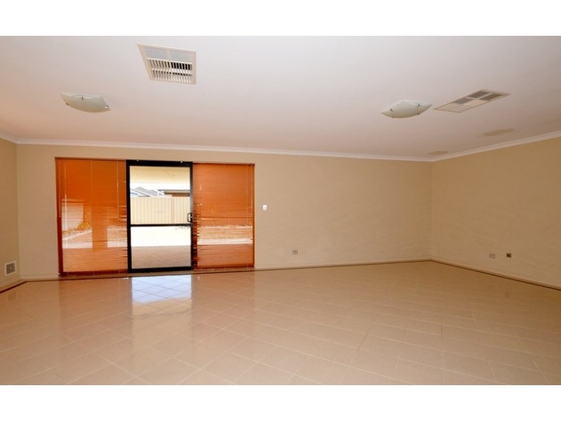 24 Nevis Lane, Canning Vale WA 6155