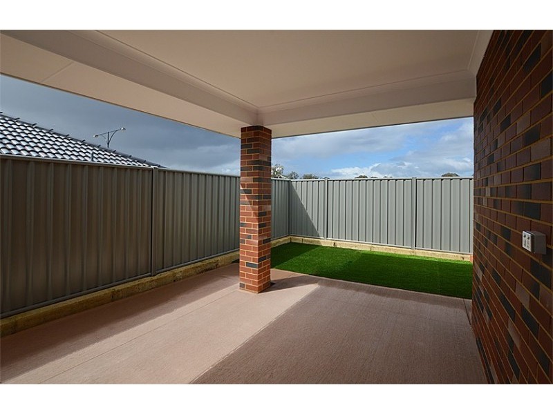 3 Bellingham Parade, Wellard WA 6170