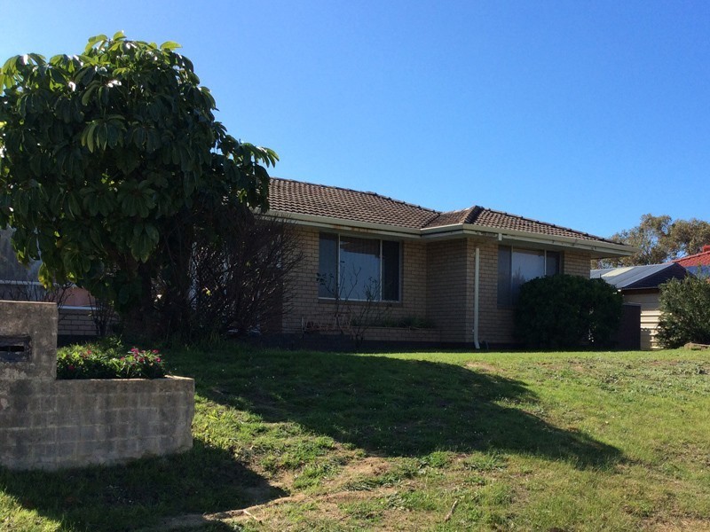 71 Reynolds Road, Forrestfield WA 6058