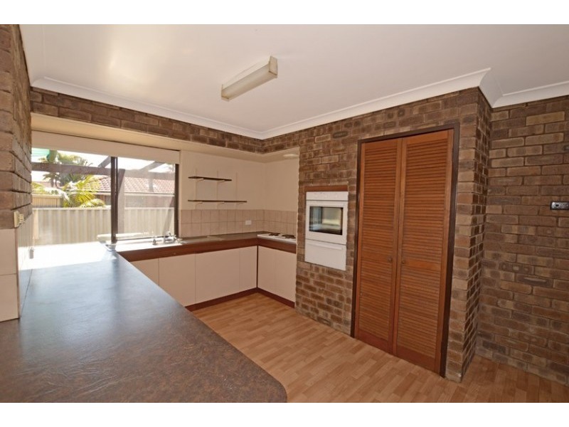 32 Garden Road, Spearwood WA 6163