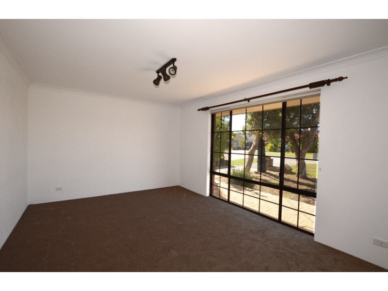 32 Garden Road, Spearwood WA 6163