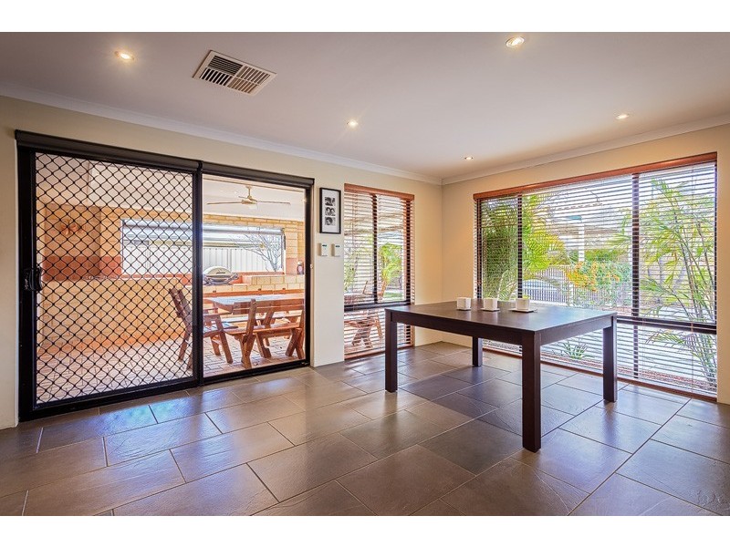 124 Dumbarton Road, Canning Vale WA 6155