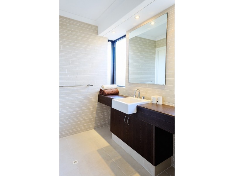 124 Dumbarton Road, Canning Vale WA 6155