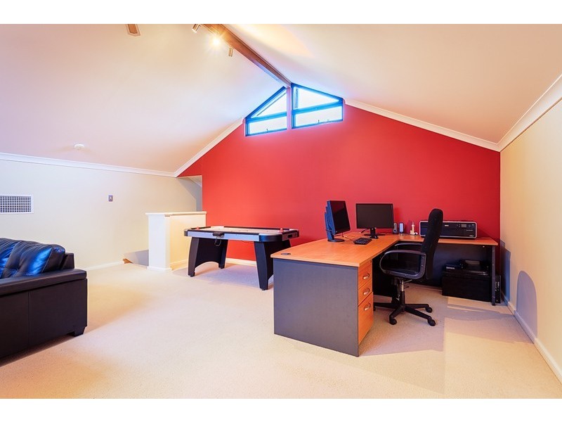 124 Dumbarton Road, Canning Vale WA 6155