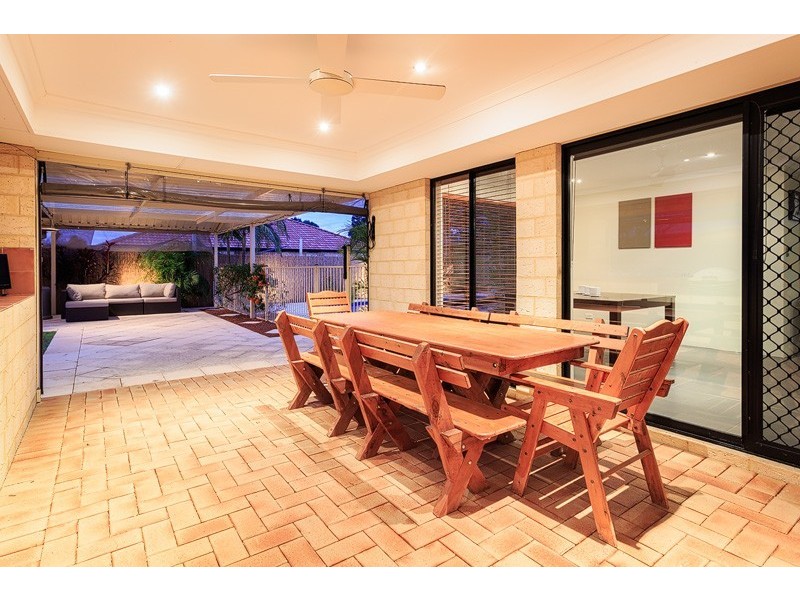 124 Dumbarton Road, Canning Vale WA 6155