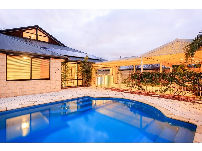 124 Dumbarton Road, Canning Vale WA 6155