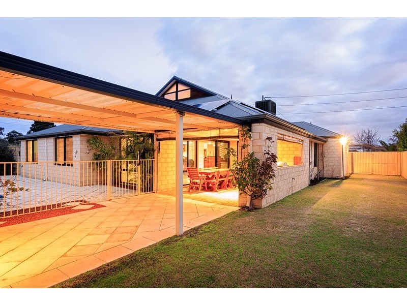 124 Dumbarton Road, Canning Vale WA 6155