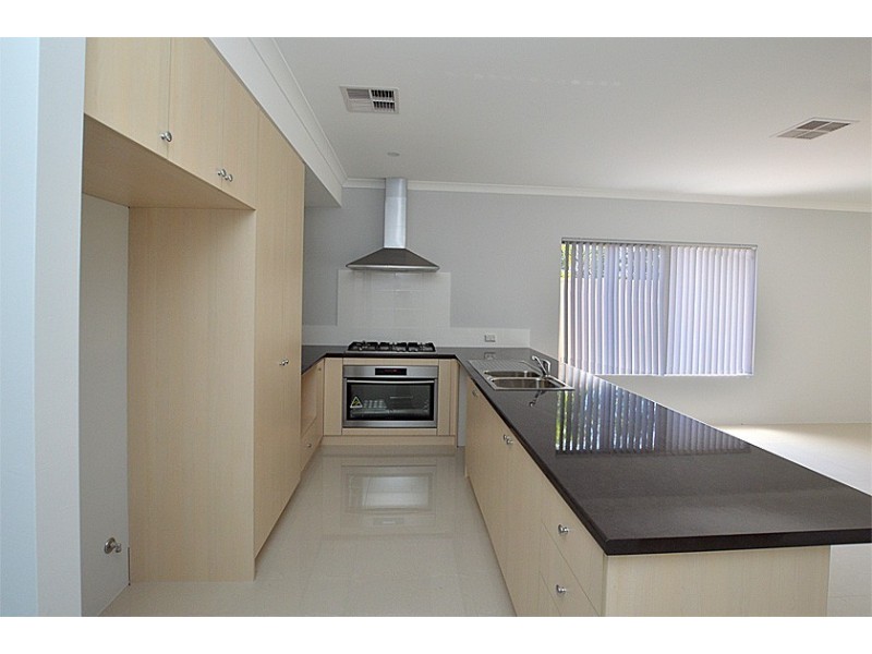 18A Hicks Road, Kelmscott WA 6111