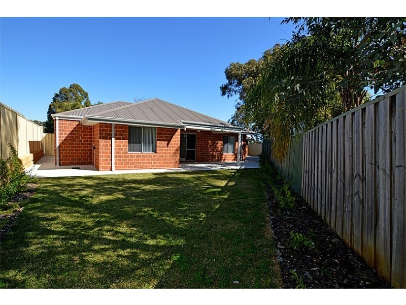 18B Hicks Road, Kelmscott WA 6111