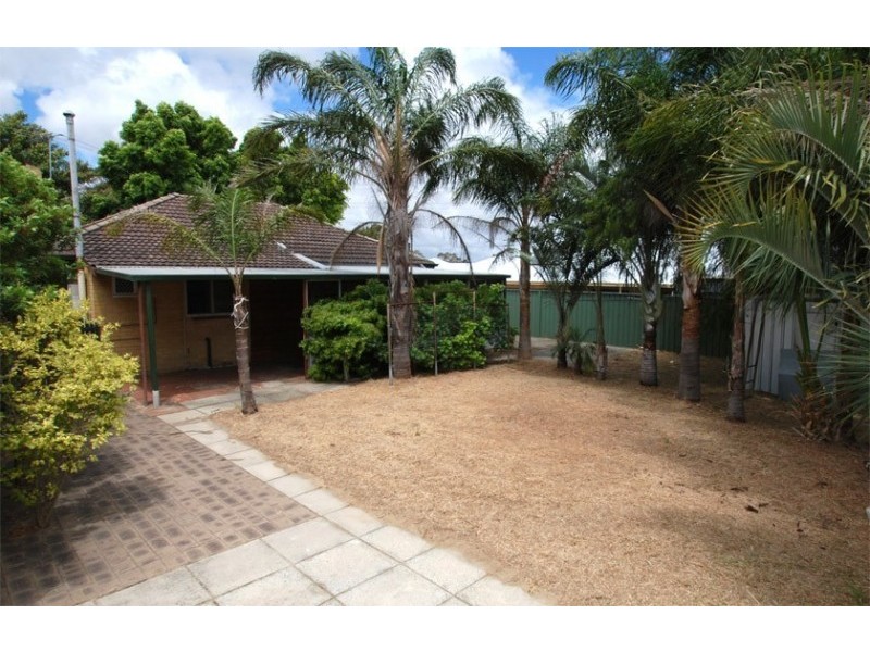 9 Curan Street, Coolbellup WA 6163