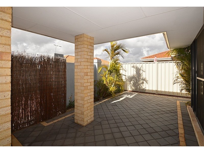 12 Goulburn Approach, Hammond Park WA 6164