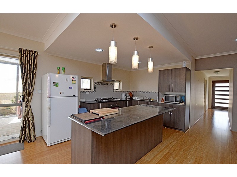 1 Emmet Parkway, Canning Vale WA 6155