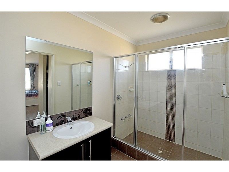 1 Emmet Parkway, Canning Vale WA 6155