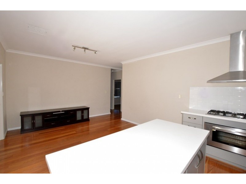 9 Tarn Drive, Canning Vale WA 6155