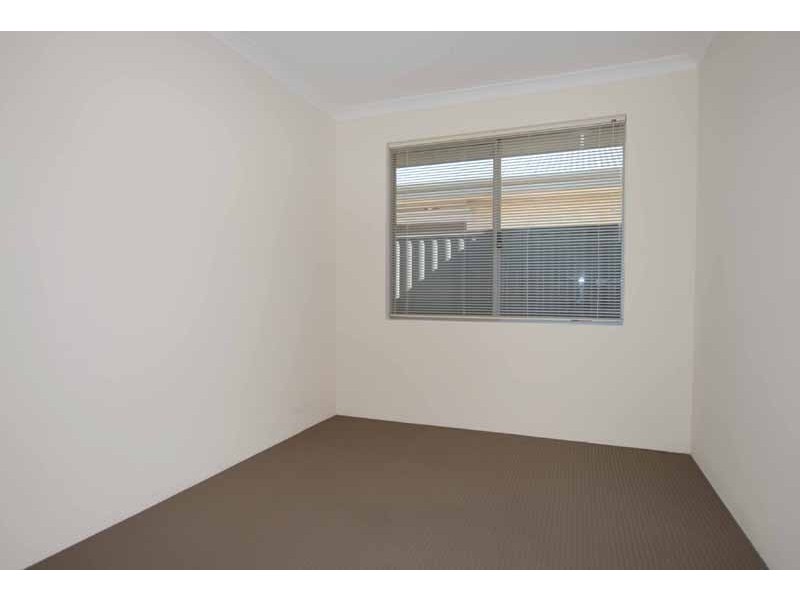 7 Roudnice Lane, Champion Lakes WA 6111