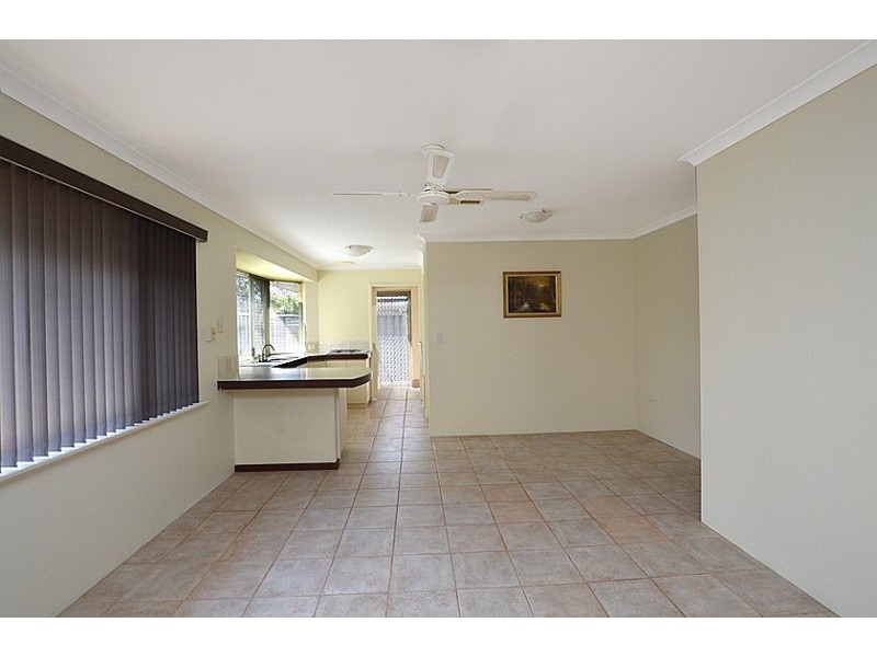 B/72 Towncentre Drive, Thornlie WA 6108