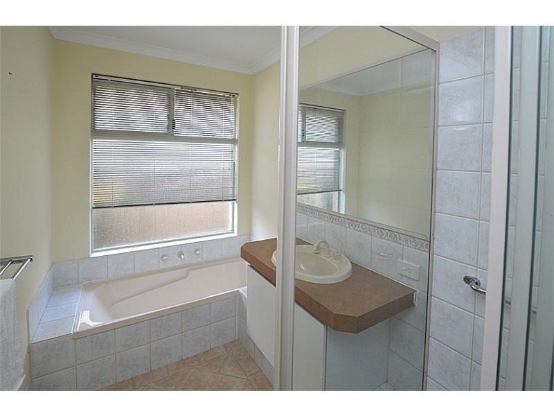 B/72 Towncentre Drive, Thornlie WA 6108