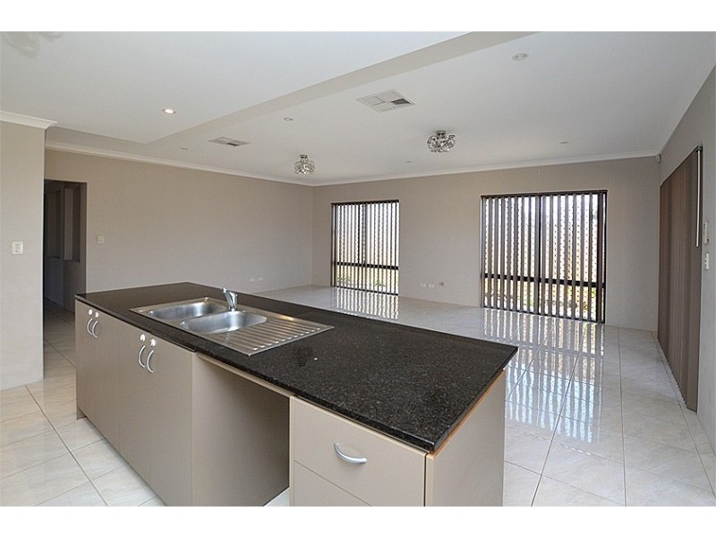 1 Bunratty Link, Canning Vale WA 6155